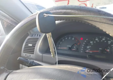 2003 Toyota Camry Xle V6 z USA, uszkodzony, nr VIN 4T1BF30K03U563701